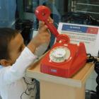 Kisgyerek tárcsás teledonnal, az NJSZT ITK-ban. Fotó: NJSZT